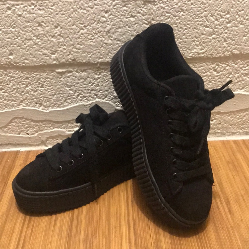 Platform sneakers 👟